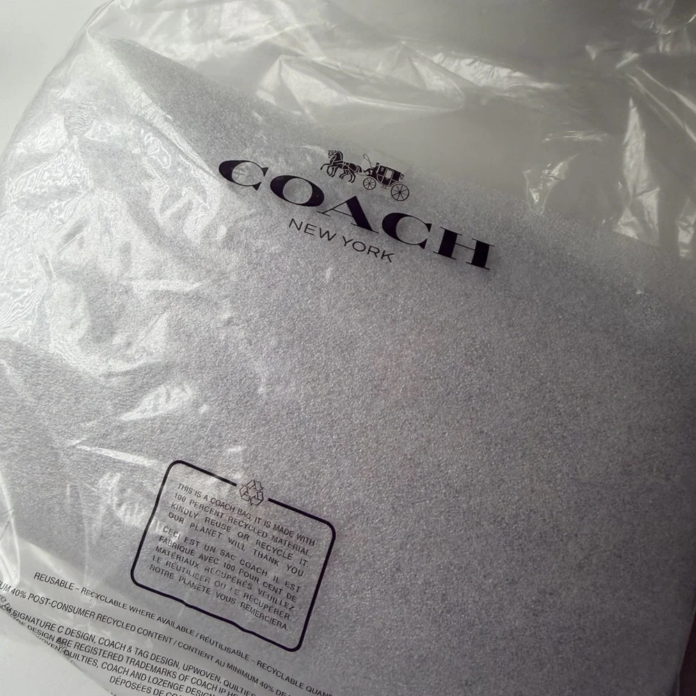 Coach Double zip Wallet in Signature /Wristlet. NWT - Picture 6 of 9